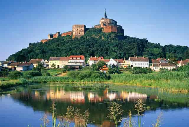 怎么判断亲友是否被骗进传销？传销模式有哪些？