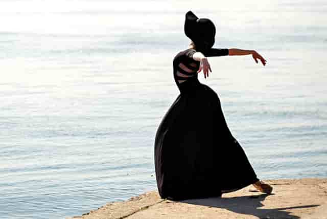 膝盖上长一些硬米米(小孩膝盖上长了一些包)